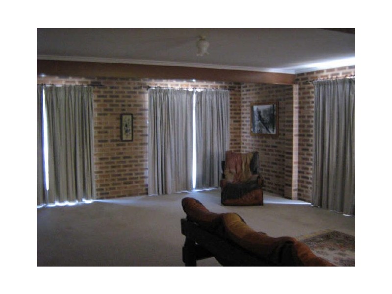 1 Tatchell Place, Calwell ACT 2905