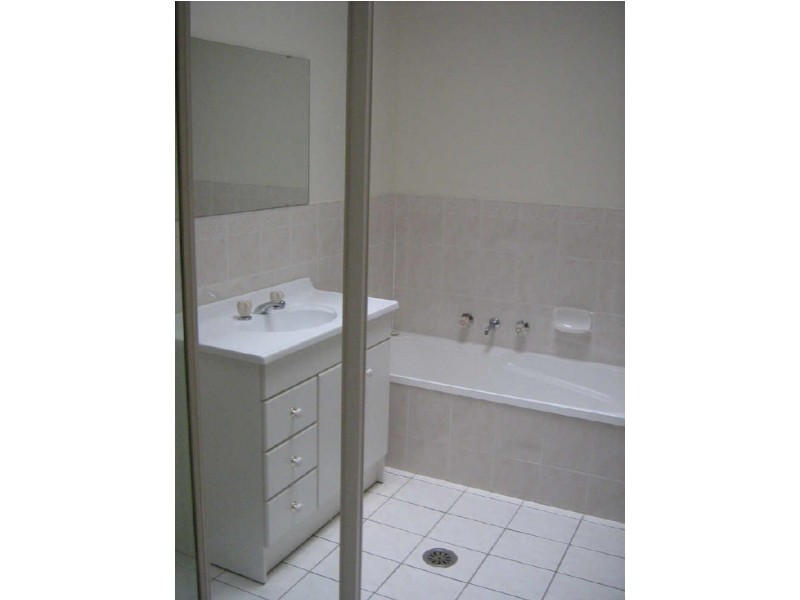 17 Grounds Crescent, Greenway ACT 2900