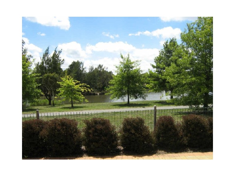 17 Grounds Crescent, Greenway ACT 2900