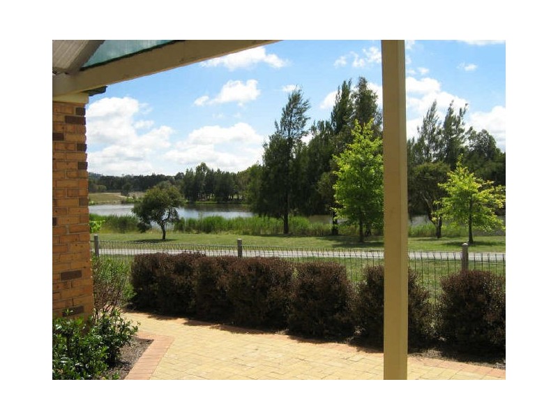 17 Grounds Crescent, Greenway ACT 2900