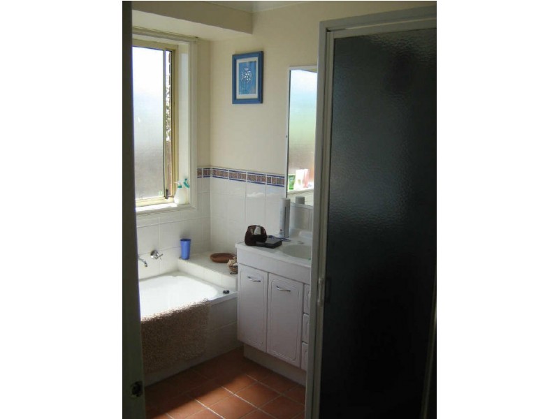 8 Macadamia Close, Jerrabomberra NSW 2619