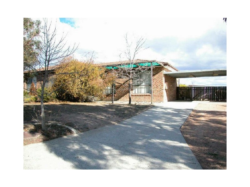 1 Yelland Place, Gilmore ACT 2905