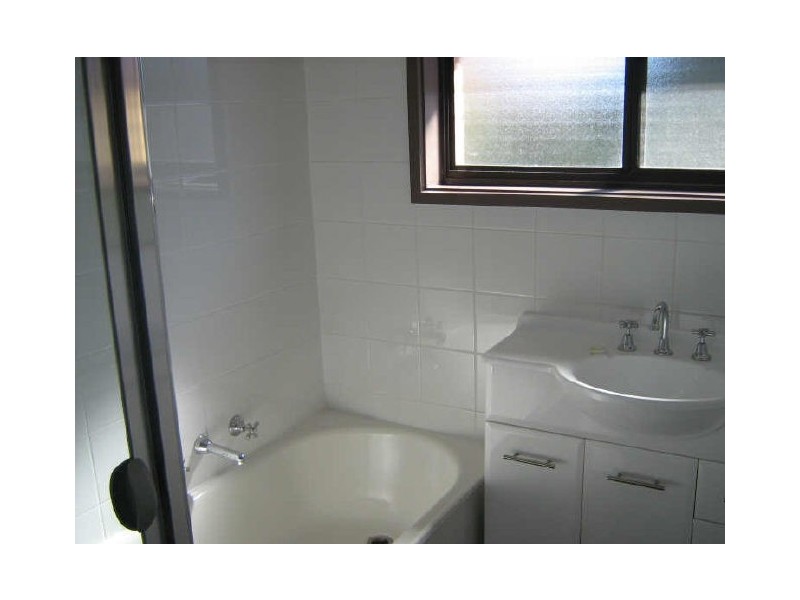 8 Hallet Place, Kambah ACT 2902