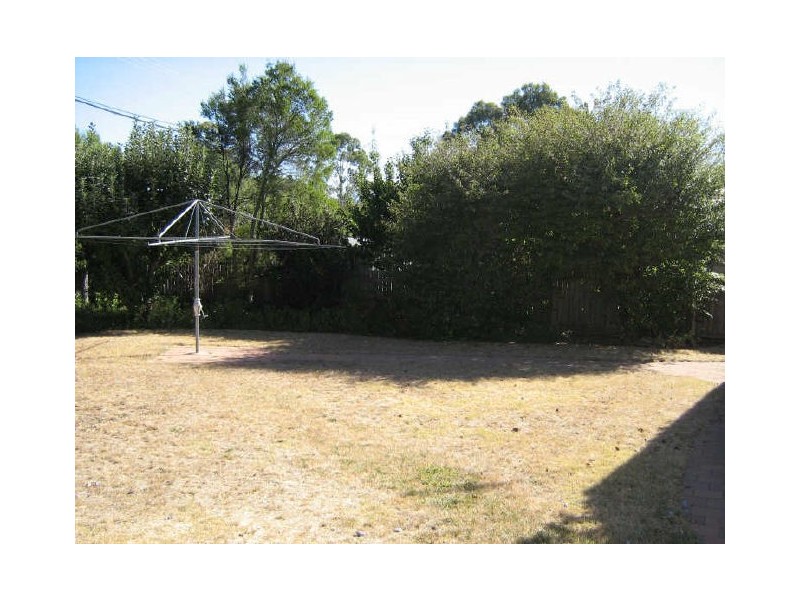 8 Hallet Place, Kambah ACT 2902