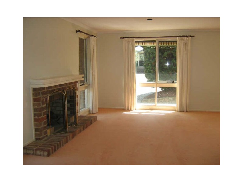 2 Shirra Close, Monash ACT 2904