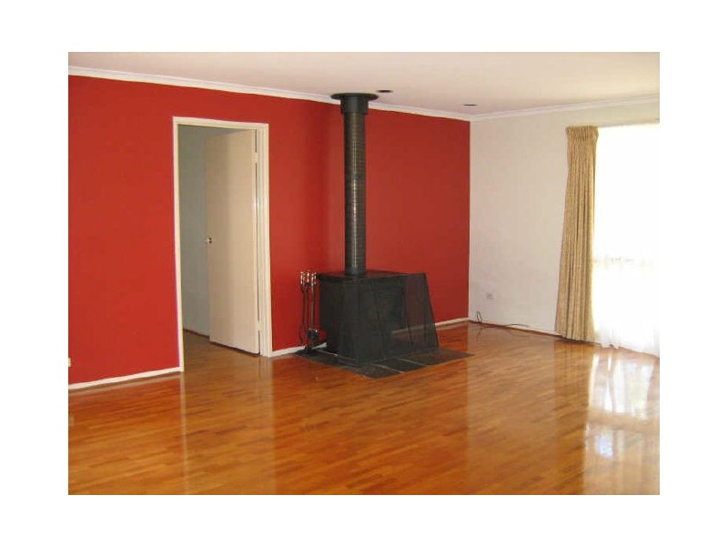 2 Shirra Close, Monash ACT 2904