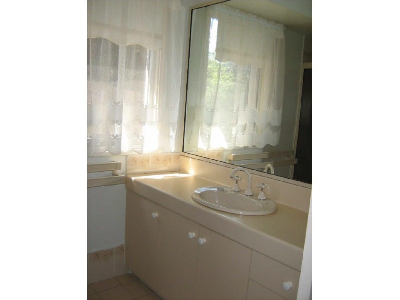 2 Shirra Close, Monash ACT 2904