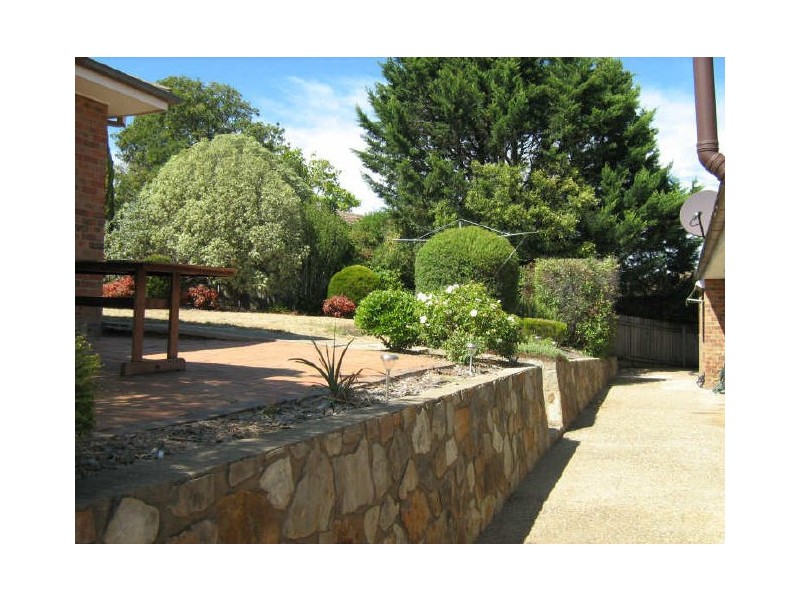 2 Shirra Close, Monash ACT 2904