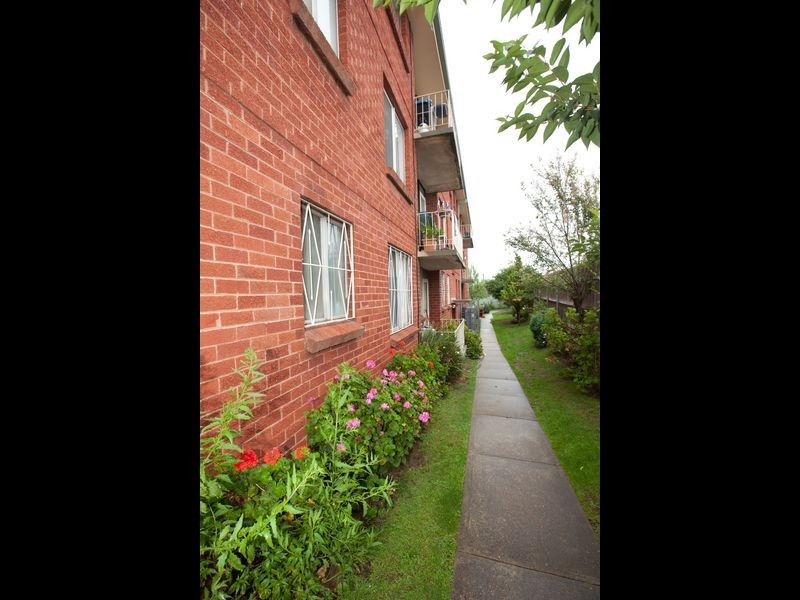 8/36 Uriarra Road, Queanbeyan NSW 2620