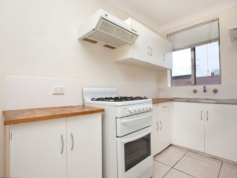 8/36 Uriarra Road, Queanbeyan NSW 2620