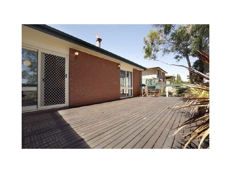 2 Bracker Place, Macarthur ACT 2904