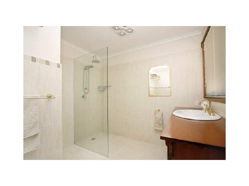 1 Clutterbuck Crescent, Oxley ACT 2903