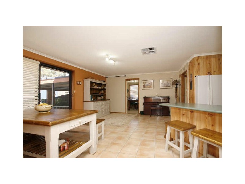 1 Clutterbuck Crescent, Oxley ACT 2903