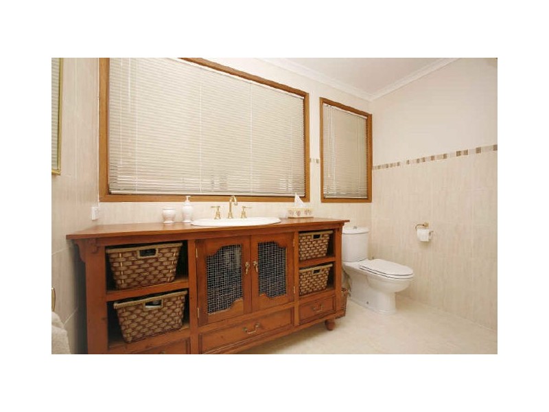 1 Clutterbuck Crescent, Oxley ACT 2903