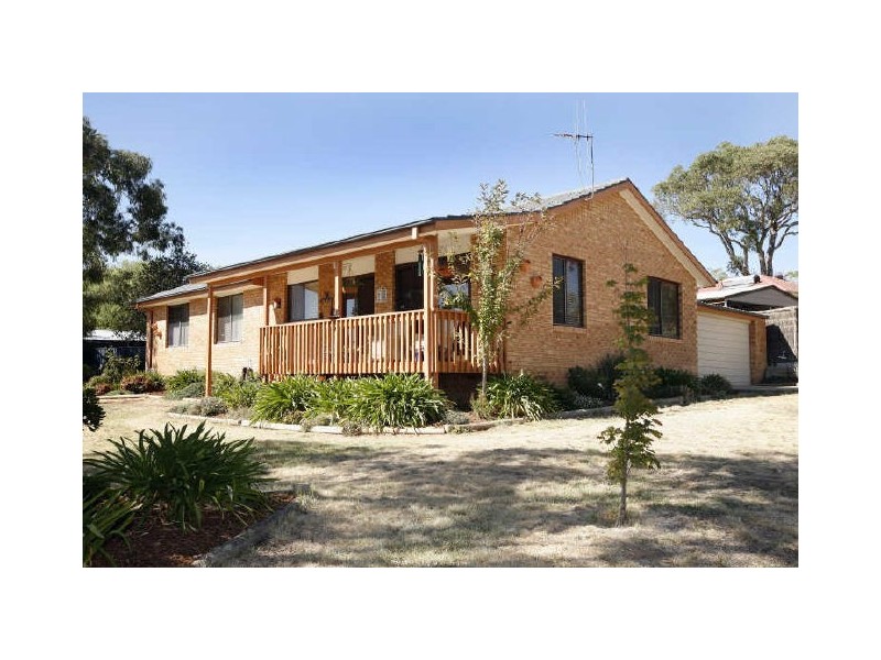 1 Clutterbuck Crescent, Oxley ACT 2903