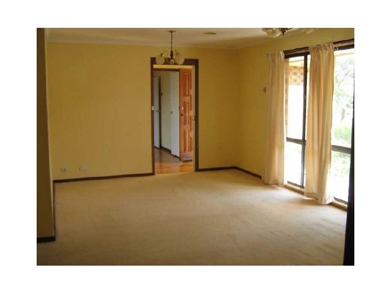 24 Nunan Crescent, Oxley ACT 2903