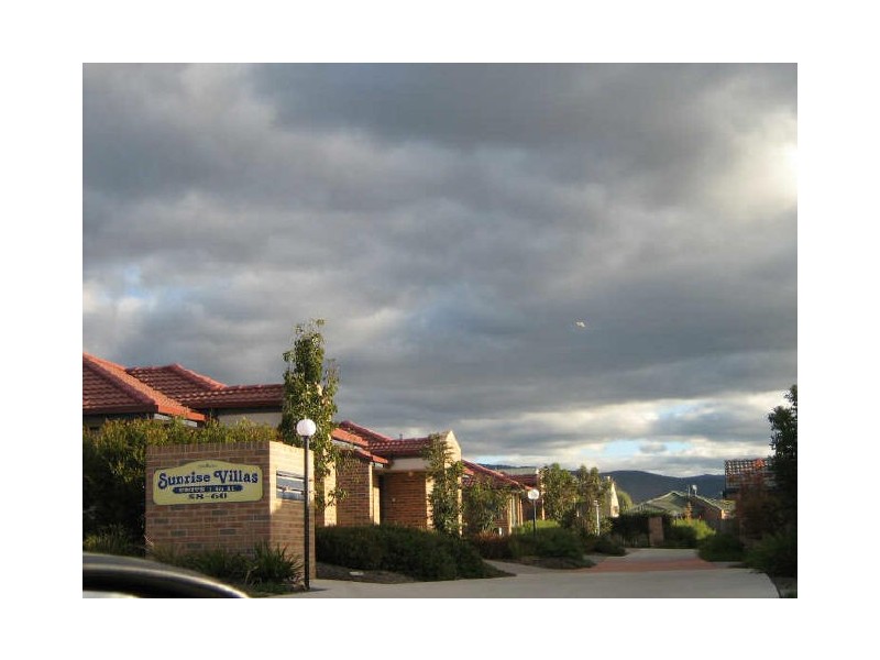 2/58 Betty Maloney Crescent, Banks ACT 2906