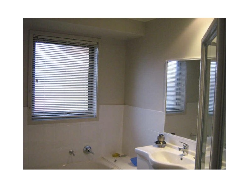 2/58 Betty Maloney Crescent, Banks ACT 2906