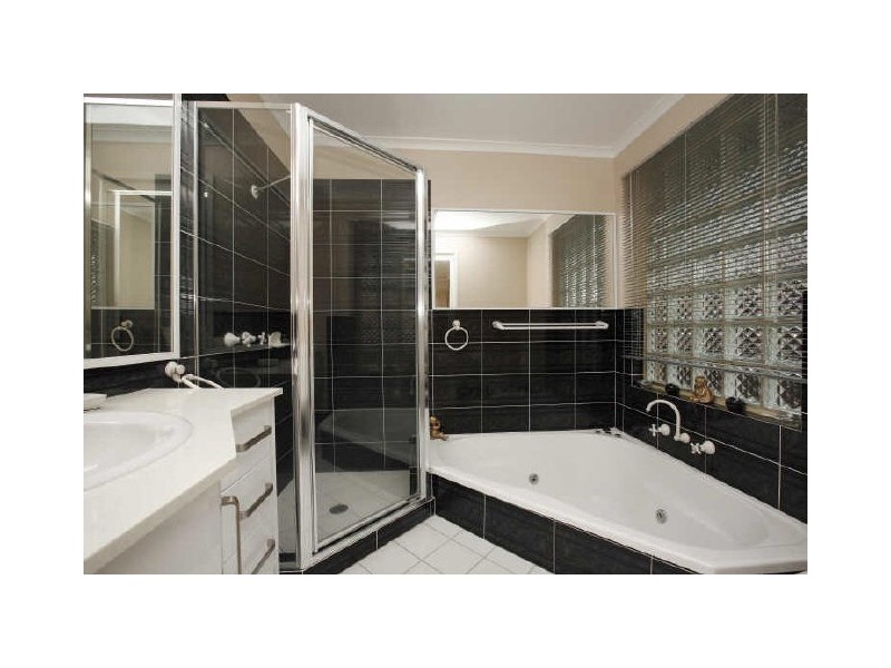 17 Russell Drysdale Crescent, Conder ACT 2906