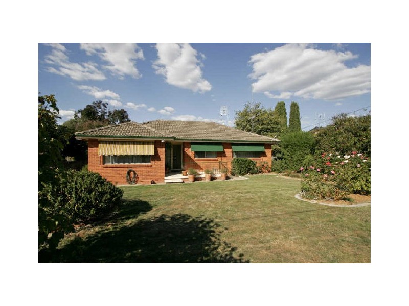 26 Woodger Parade, Queanbeyan NSW 2620