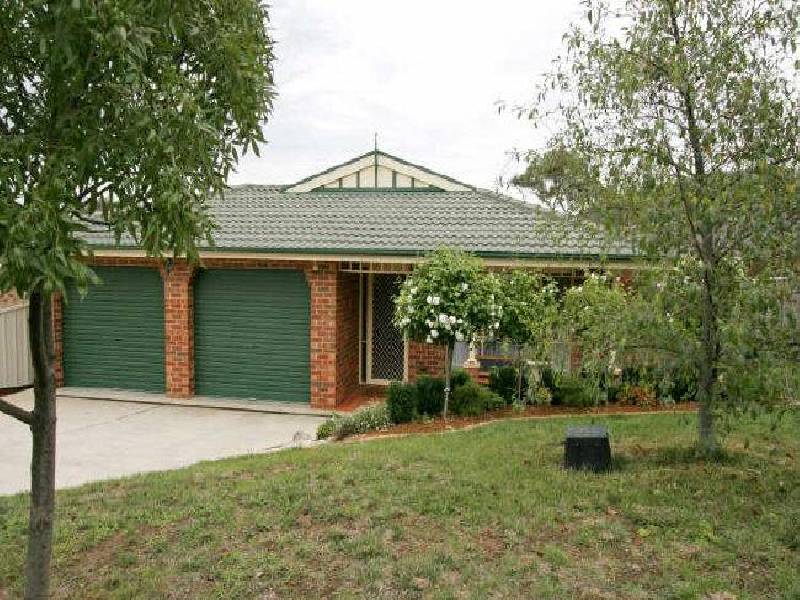 13 Stringybark Street, Jerrabomberra NSW 2619