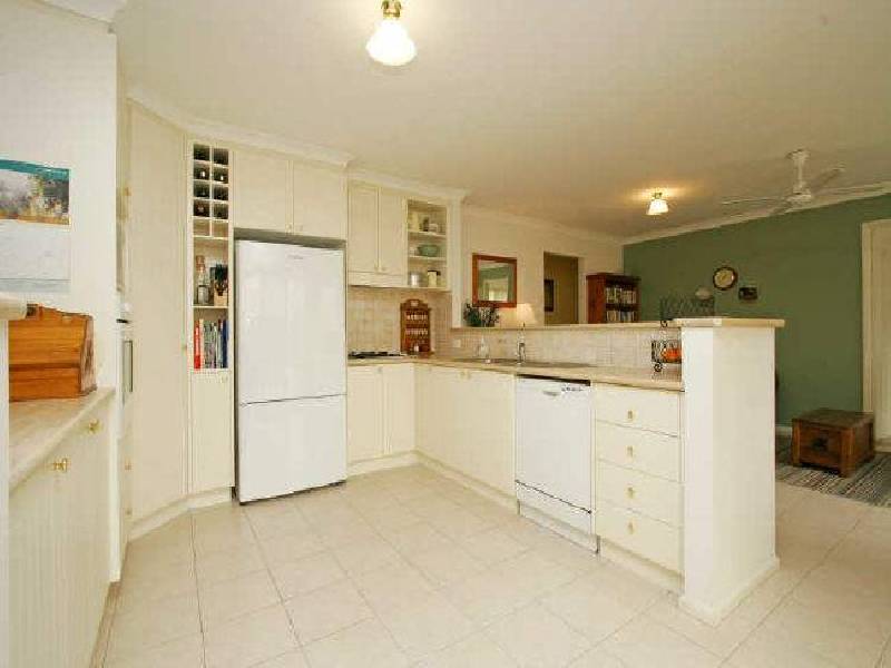 13 Stringybark Street, Jerrabomberra NSW 2619