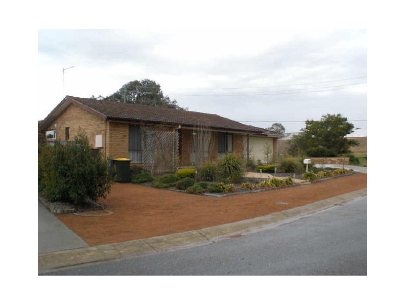 11 Snowball Place, Wanniassa ACT 2903