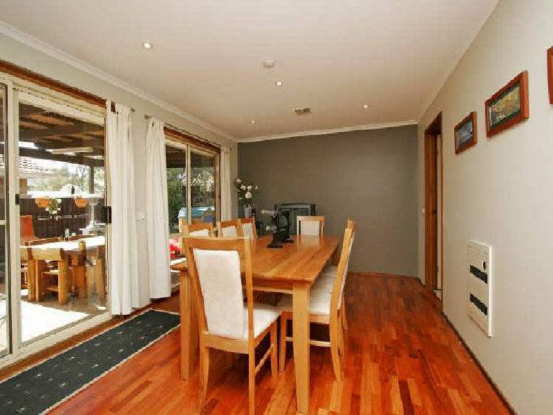 6 Snowgum Place, Jerrabomberra NSW 2619