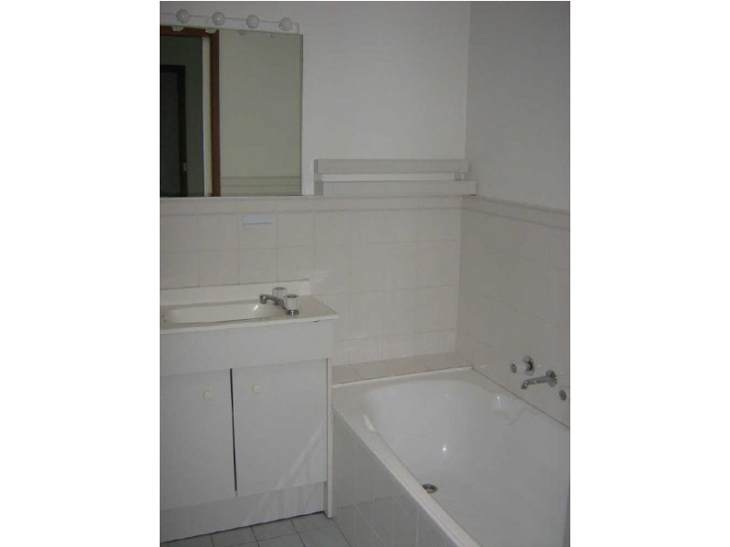 9/28 Florence Taylor Crescent, Greenway ACT 2900