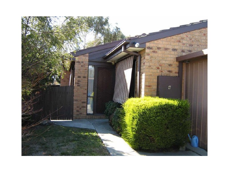 4/6 Beazley Crescent, Calwell ACT 2905