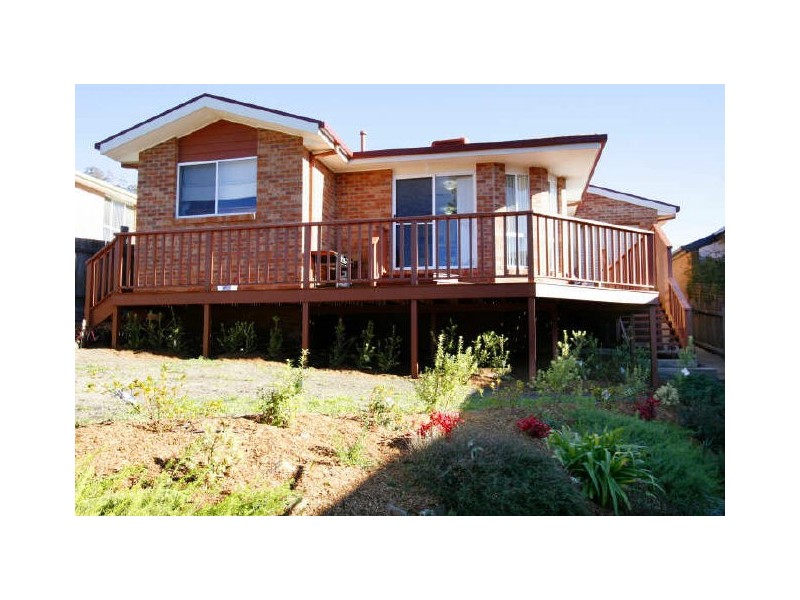 8 Lott Place, Gordon ACT 2906