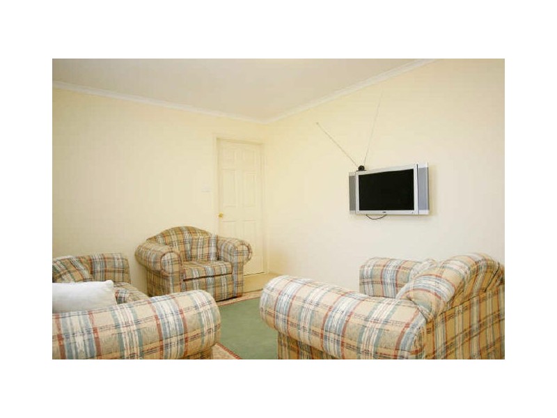 8 Lott Place, Gordon ACT 2906