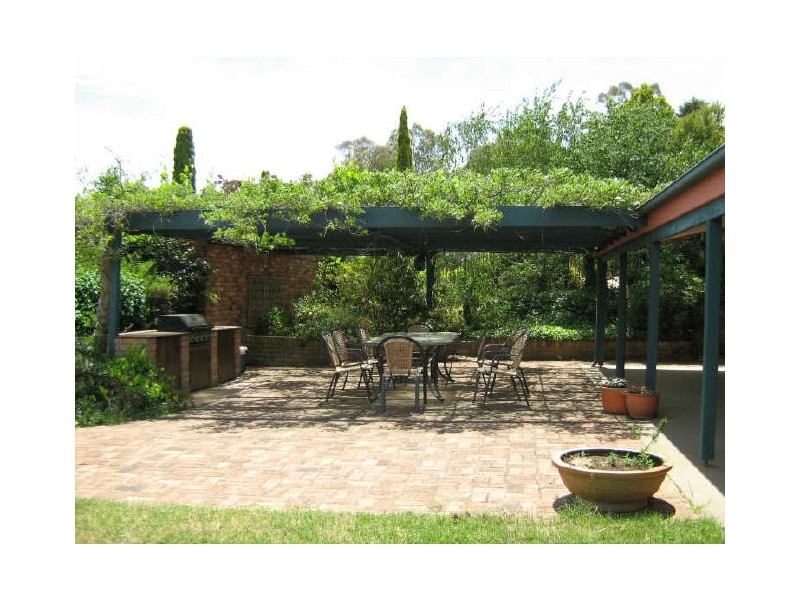 16 Adamson Street, Wanniassa ACT 2903