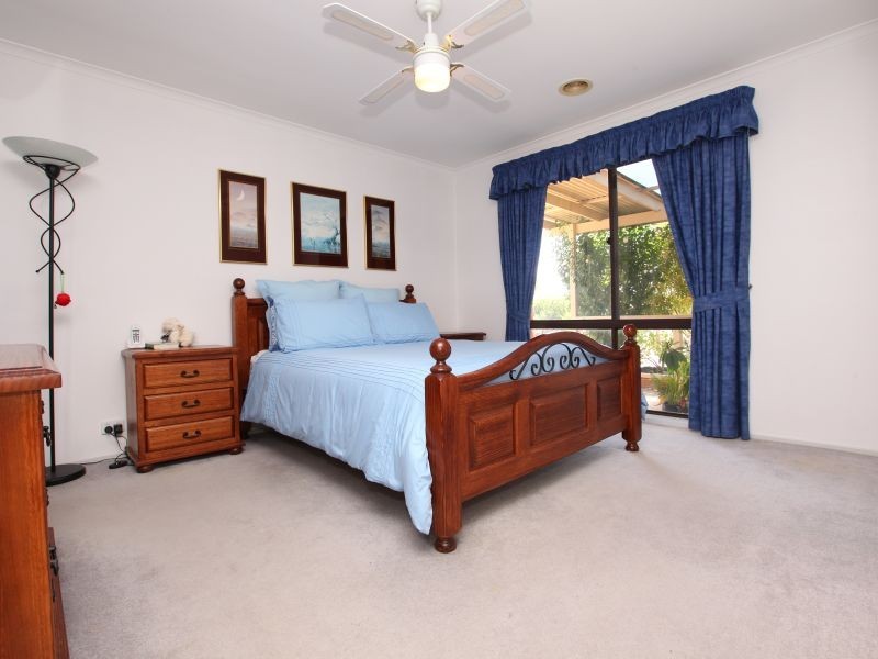 40 Hadleigh Circuit, Isabella Plains ACT 2905