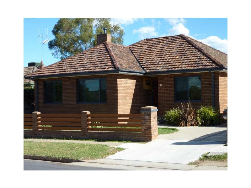 30 Glebe Avenue, Queanbeyan NSW 2620