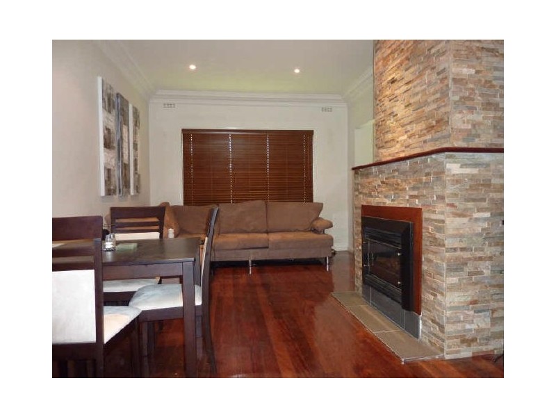 30 Glebe Avenue, Queanbeyan NSW 2620