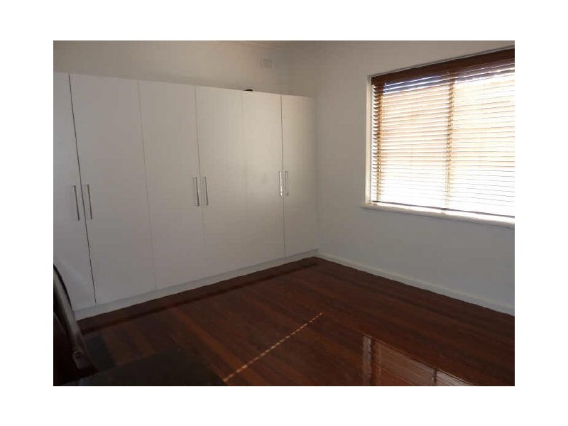 30 Glebe Avenue, Queanbeyan NSW 2620