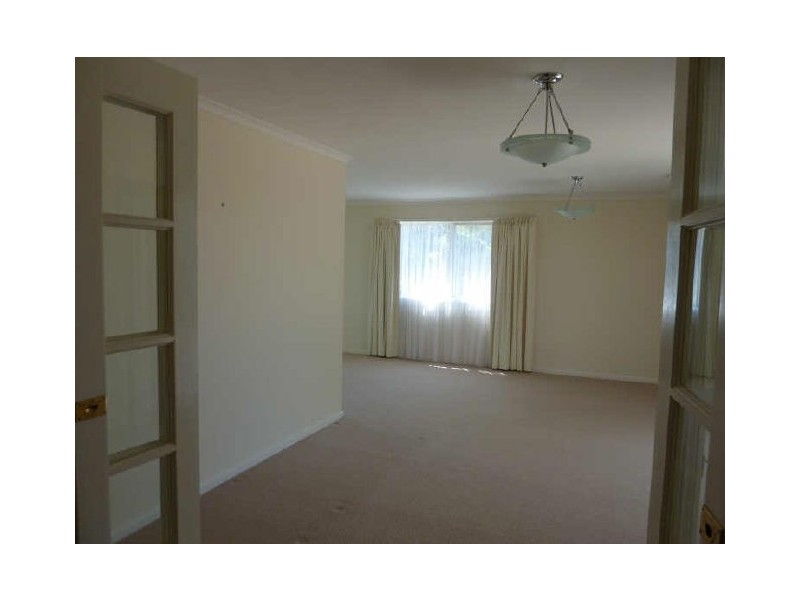 5 Henning Place, Kambah ACT 2902