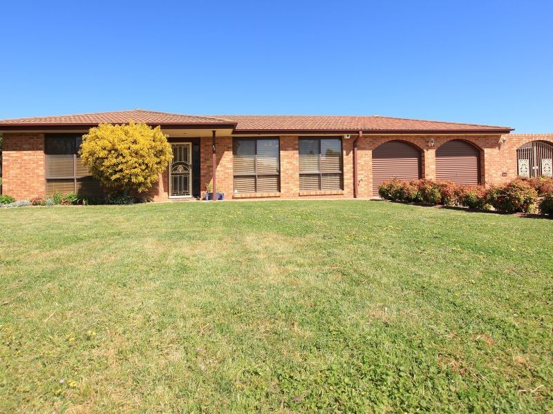 52 Abercorn Crescent, Isabella Plains ACT 2905