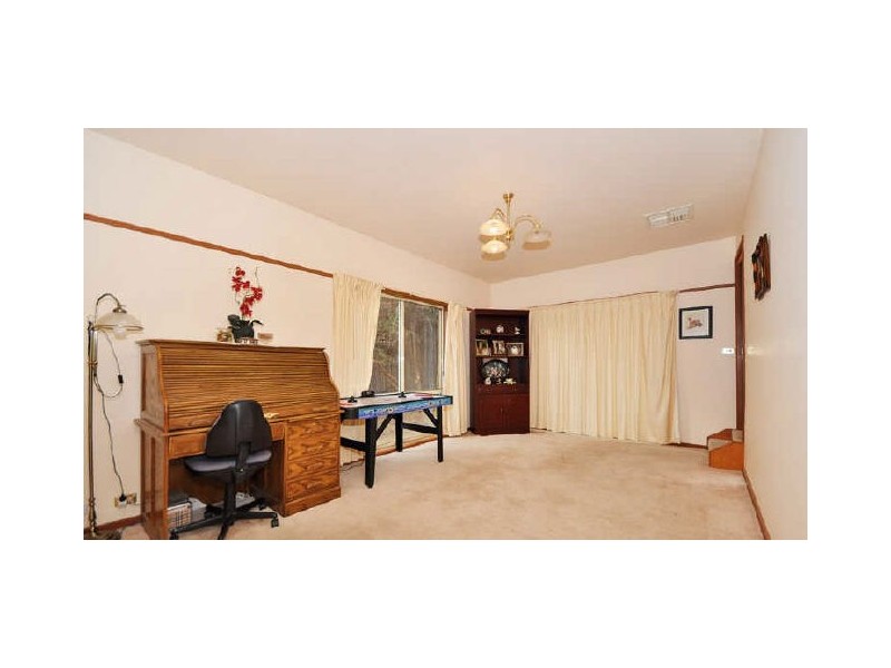 8 Callaway Crescent, Gordon ACT 2906