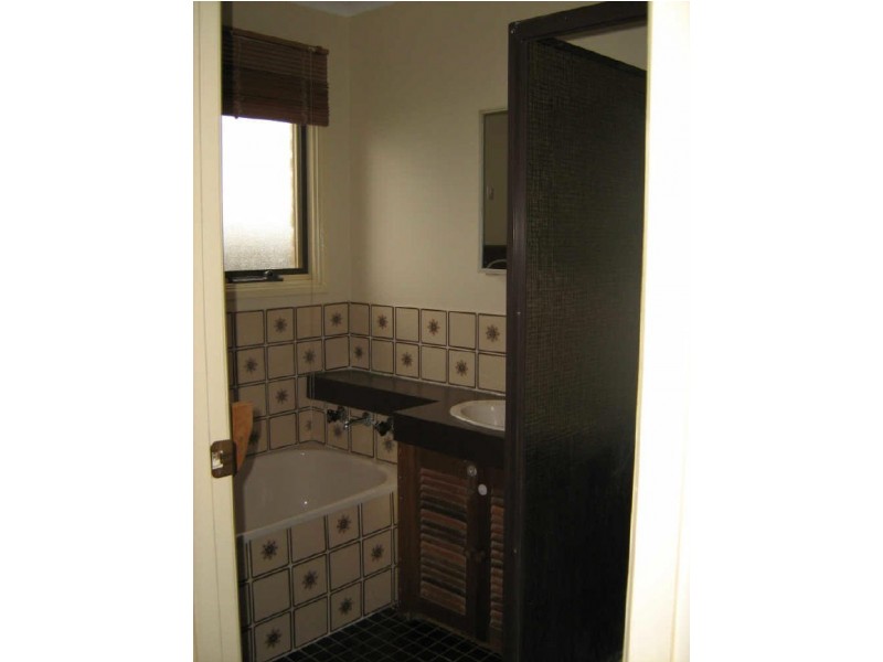 100 Clive Steele Avenue, Monash ACT 2904