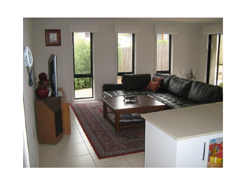 3 Elaroo Place, Jerrabomberra NSW 2619