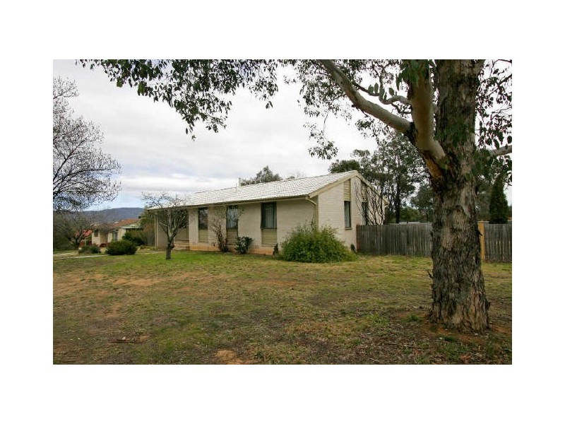 2 Bolton Place, Wanniassa ACT 2903