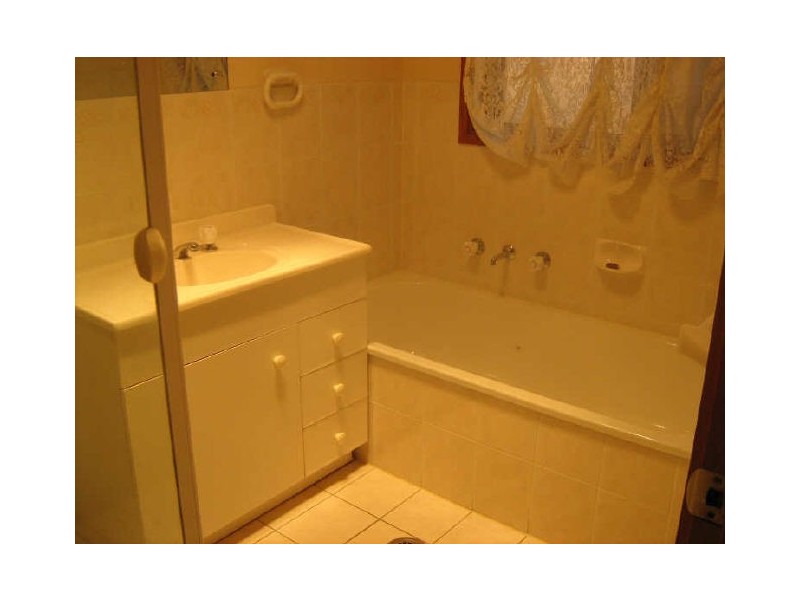 13 Shean Place, Gordon ACT 2906