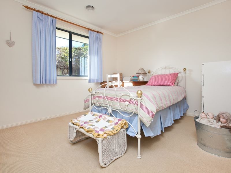 19 Rollins Place, Gordon ACT 2906