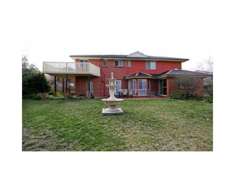 8 Barn Place, Palmerston ACT 2913