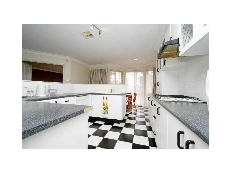 8 Barn Place, Palmerston ACT 2913