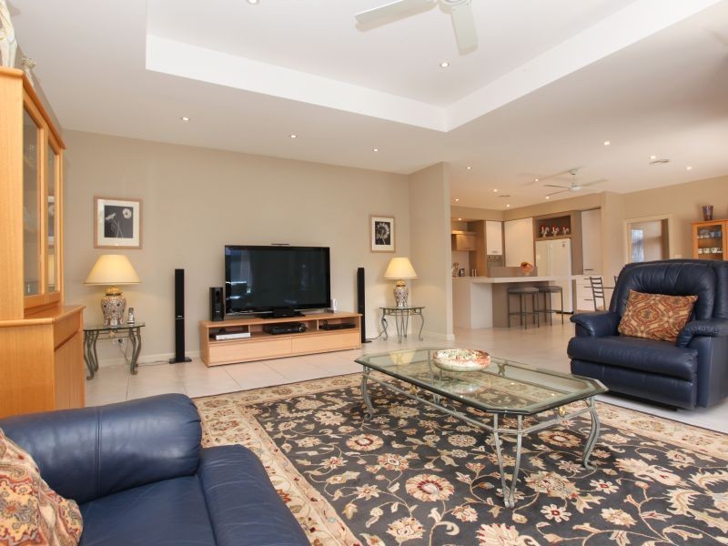 19 Myrtle Close, Jerrabomberra NSW 2619