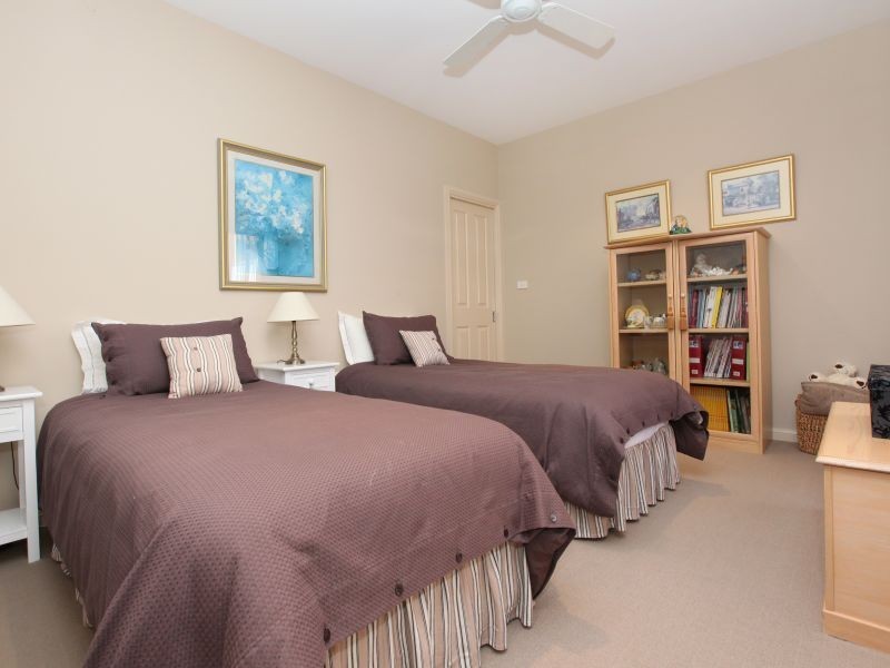 19 Myrtle Close, Jerrabomberra NSW 2619