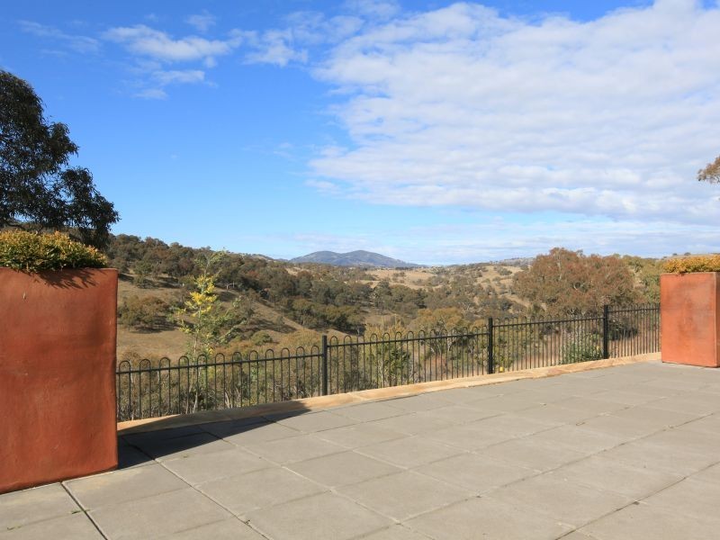 19 Myrtle Close, Jerrabomberra NSW 2619